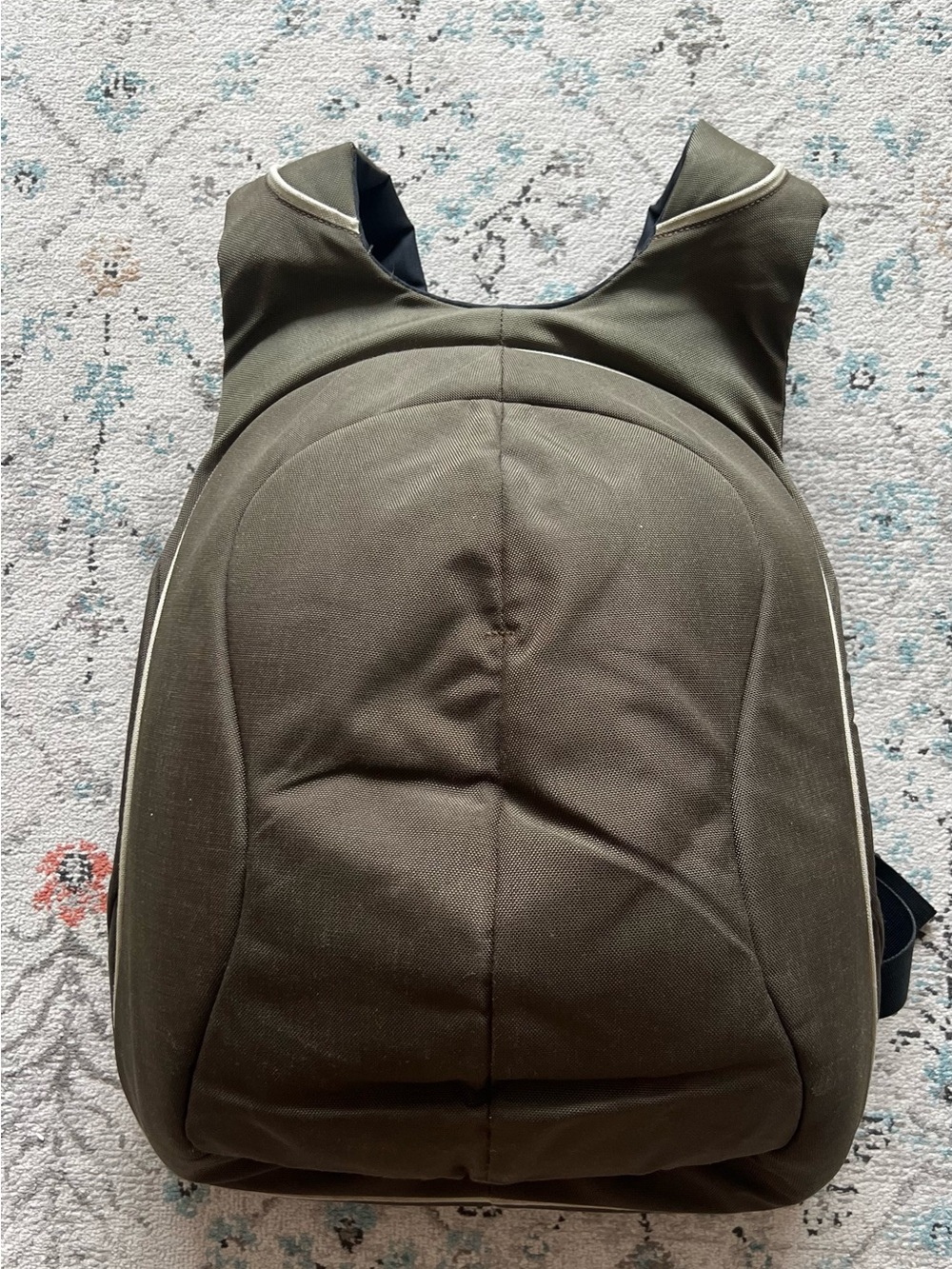 Durable Men's Anti-Theft Backpack in Olive Green